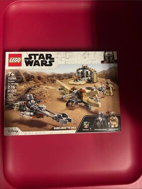 LEGO Star Wars Trouble on Tatooine Building Set - Red